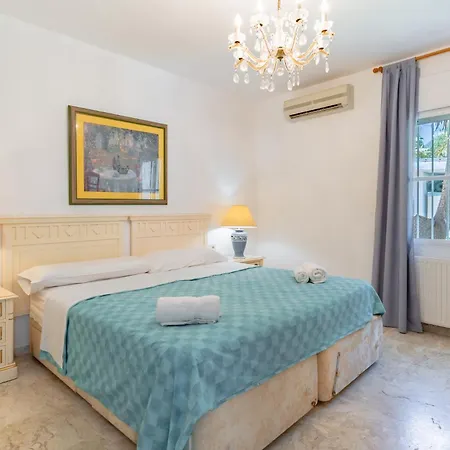 Beautiful La Caracola